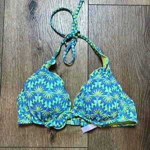NWOT Victoria’s Secret Halter Bikini Top 32C
